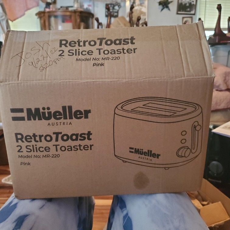 Pink Retro Toaster