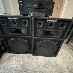 Un equipo de sonido con cd