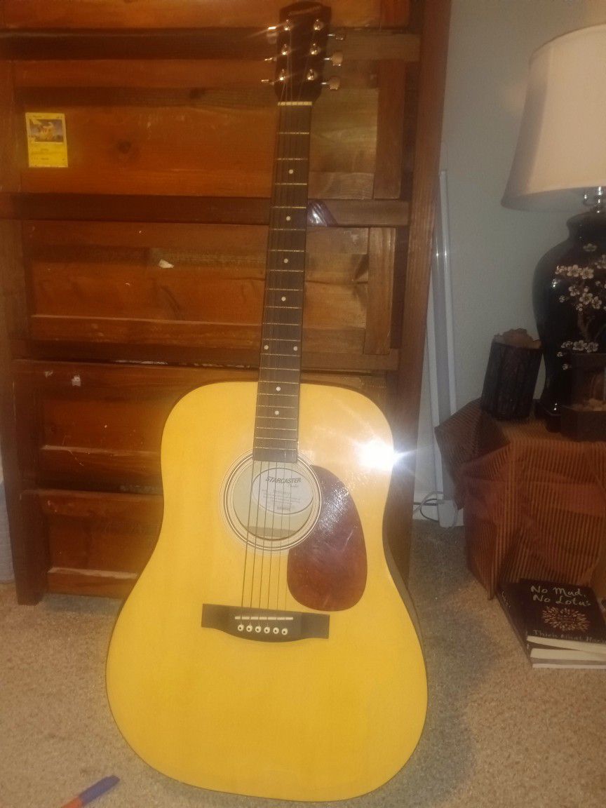 starcaster by fender acoustic guitar