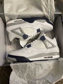 Excellent Condition Navy Jordan 4’s Size12!