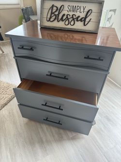 ✨✨GORGEOUS GRAY SHORTER SOLID WOOD 4 DRAWER DRESSER ✨✨