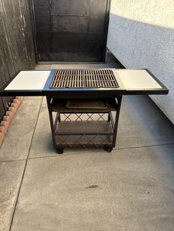 Asador De Carbon La Parrilla Es De 20X24