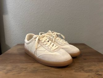 Toms Women’s Sneakers Size 8