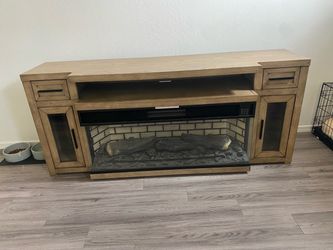 Entertainment center