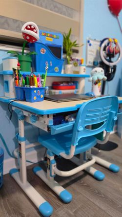 Kid desk