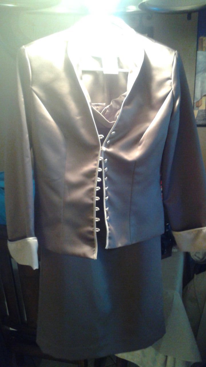 Beautiful Alfred Angelo feels like silk size 6-7