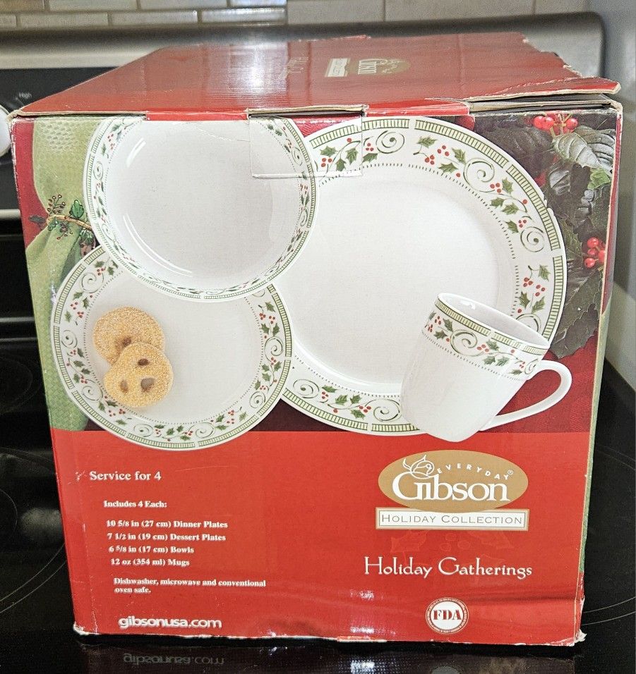 Gibson Holiday Gatherings 16 Piece Dinnerware Set New
