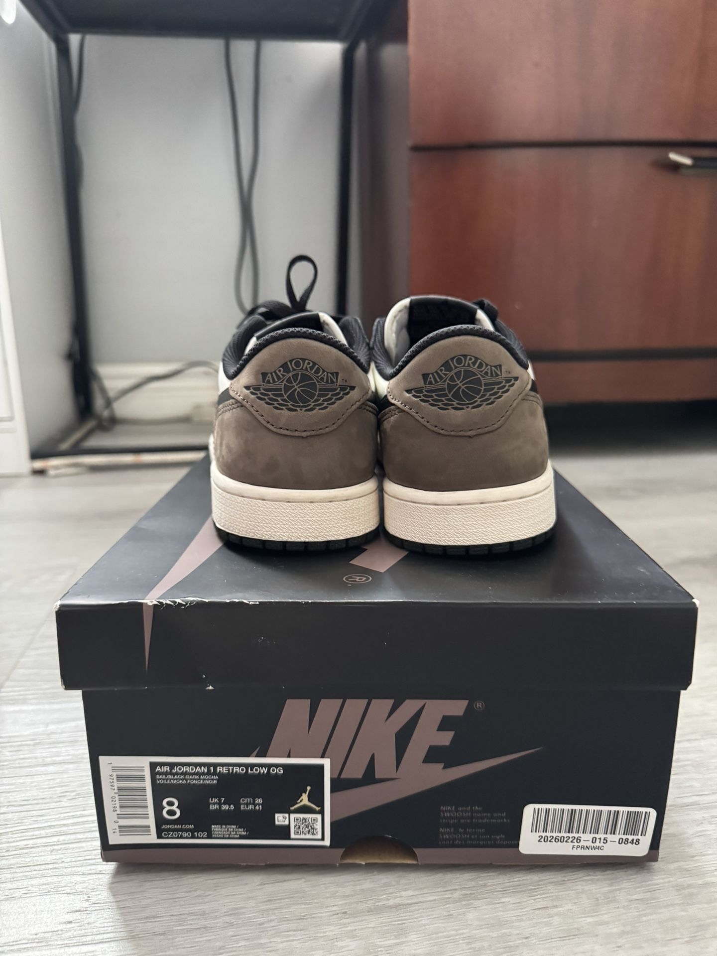 Air Jordan 1 Retro Low OG Mocha