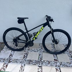 TREK MOUNTAIN BIKE