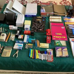 Office Supplies, lot of 400+/- pieces, good to new condition.