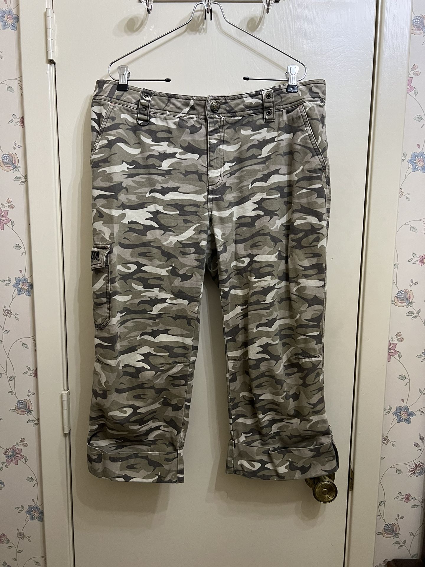 Harley Davidson Camo Cargo Capri Pants Size 12