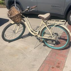 Schwinn Women’s Beach Cruiser Bicycle 