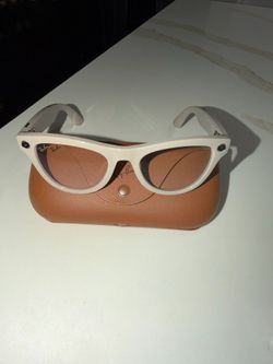 Meta glasses