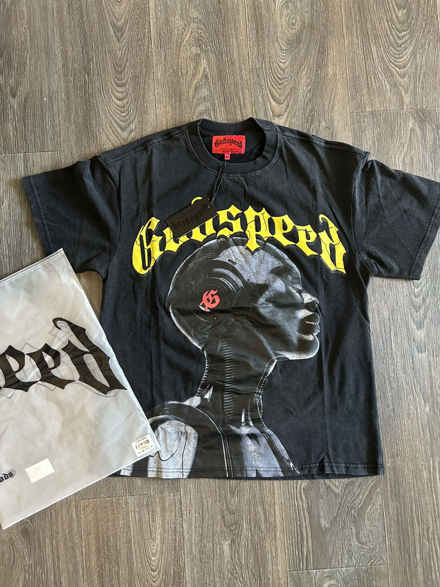 godspeed yellow “out of many one” T shirt NEW SIZE M