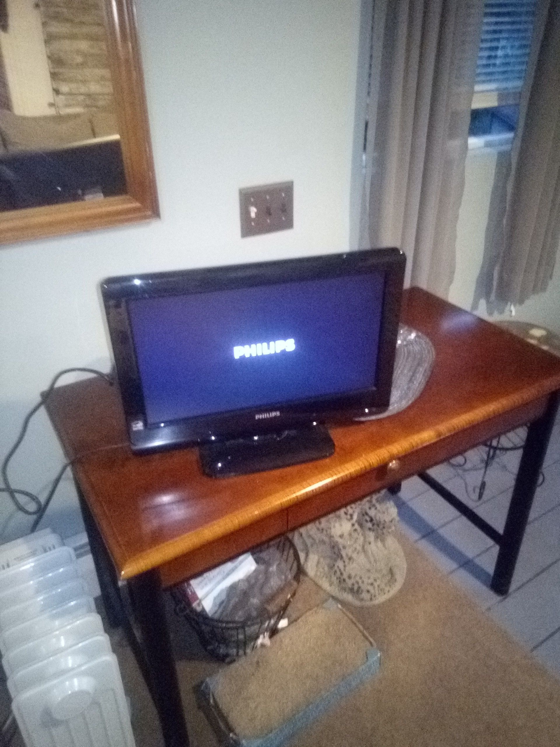 Small Flatscreen,works great