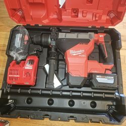 Milwaukee  Rotary Hammer Drill Sdx Super Max M18
