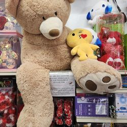 Giant Teddy Bear 