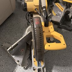 DEWALT DW716 15-AMP CORDED 12 INCH DOUBLE BEVEL COMPOUND MITER SAW PPSKN