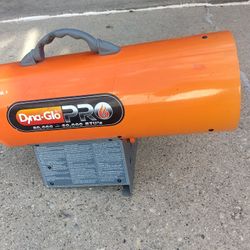 Dina Glo Pro  30-60 BTU Gas Heater  Like New Condición  $115  Obo