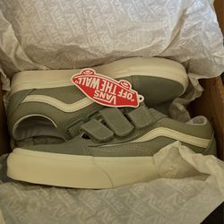 SUPREME Vans Old Skool Pro for Sale in Tustin, CA - OfferUp