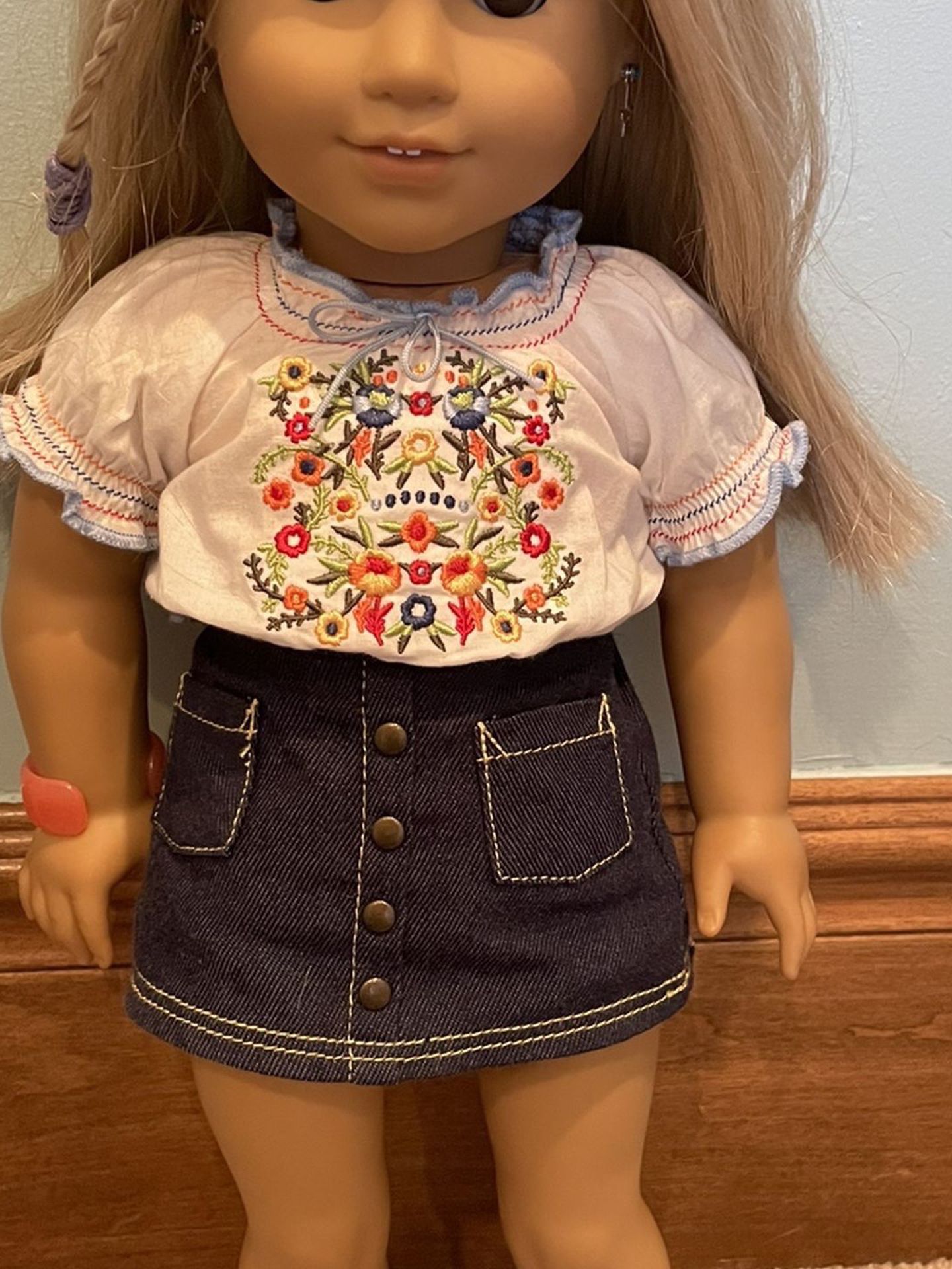 American Girl - Julie And Her Various Accessories
