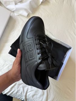 Givenchy G4 Low Sneakers