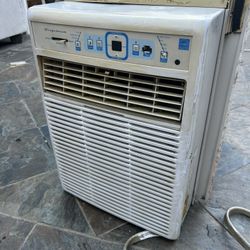 Window  AC - Frigidaire 8 BTU