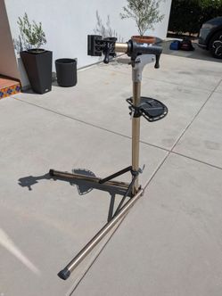 Bicycle work bench