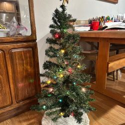 3' Lighted christmas tree with skirt 