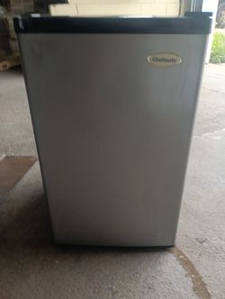 Clean Mini refrigerator works Great Free delivery!