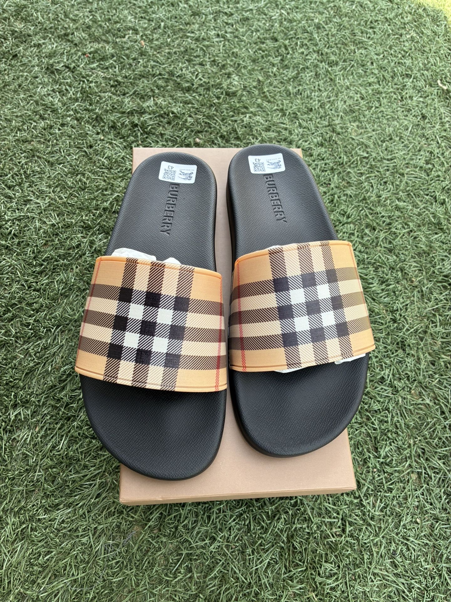 Burrbery Slides Sandalias