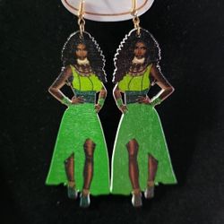 Women African Ebony Model Dangle Pierced Earrings Green Dress