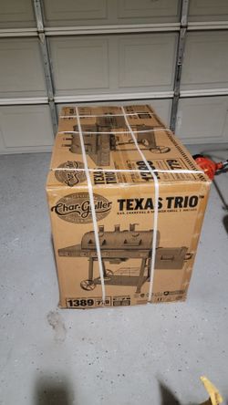 Texas Trio 4-Burner Dual Fuel Grill with Smoker in Black