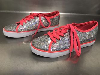 NWOT Gotta Flurt Silver Sequined Hot Pink Pizzazz G Dance Sneaker - Size 3