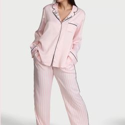 Victoria’s Secret pajamas set new XL $30
