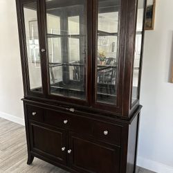 Armoire/Hutch 