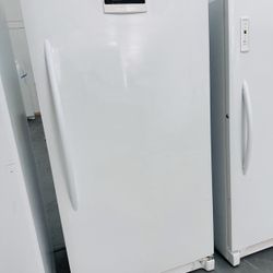 STAND UP FREEZER 100% Freezer 