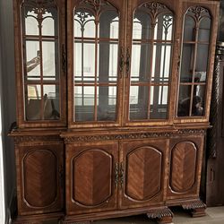 SOLID WOOD CHINA CABINET