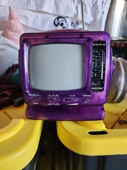 Suntone 5" Black And White Antique television and AMFM radio.