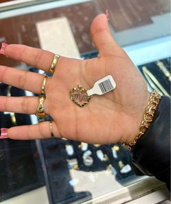 Gold pendant