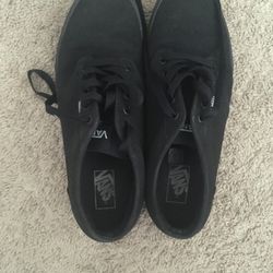 Black Low top vans