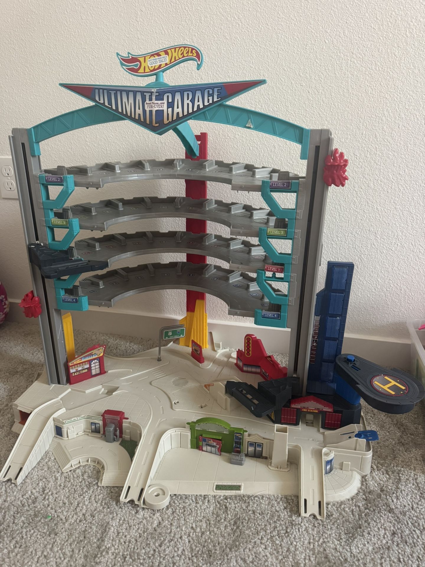Hot Wheels City Ultimate Garage Parking Garage Playset