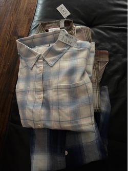 Girl’s plaid shirts
