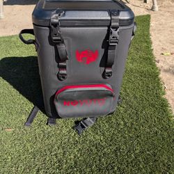 Novoto Magnetic Backpack Cooler Yeti 