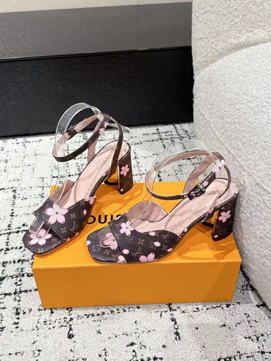 The latest high heels of Louis Vuitton in spring
