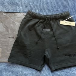 Essentials Shorts 