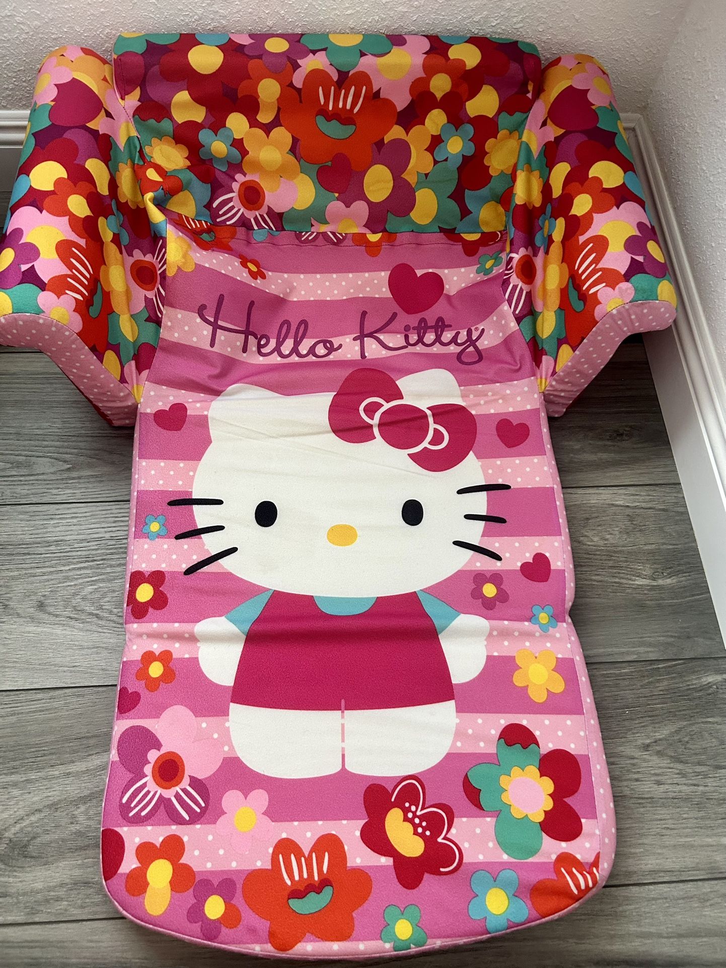 Hello Kitty Toddler Sofa