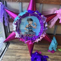 Kpop Demon Hunters 3D Star Pinata ZOEY
