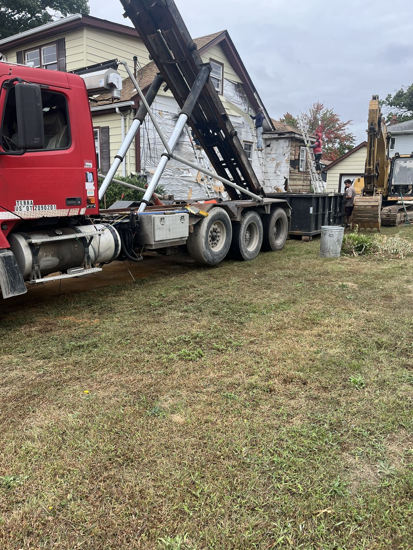 Garbage junk removal demos