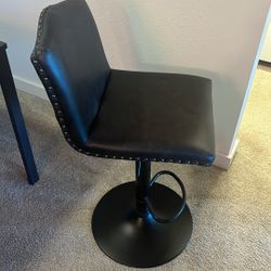 2 Bar Stools, Great Condition